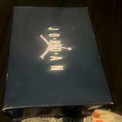 Air Jordan 11 Retro Low White Midnight Navy