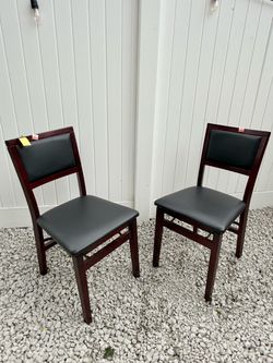 Classic Wooden Foldable Chair