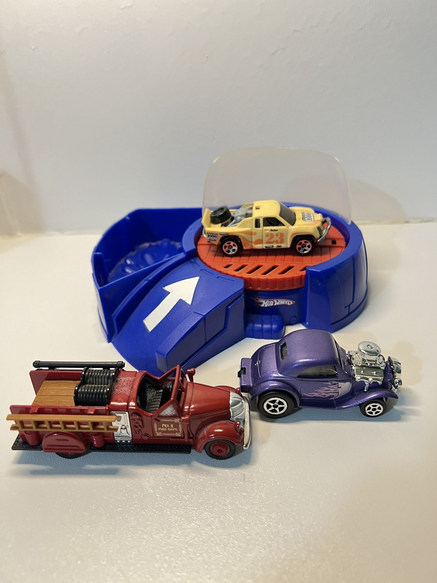Hot Wheels 2004 Toy Rally Car Rare Imperial Highway LaFrance Fire Truck 1999