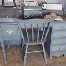 Large Writing Desk And Chair