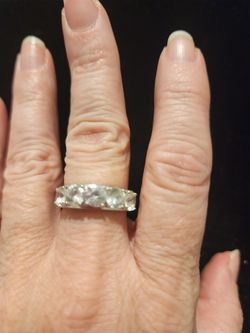 10K white gold 5 CZ stone ring (A114)