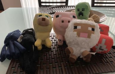 7 Minecraft stuffed creeper enderman like new!
