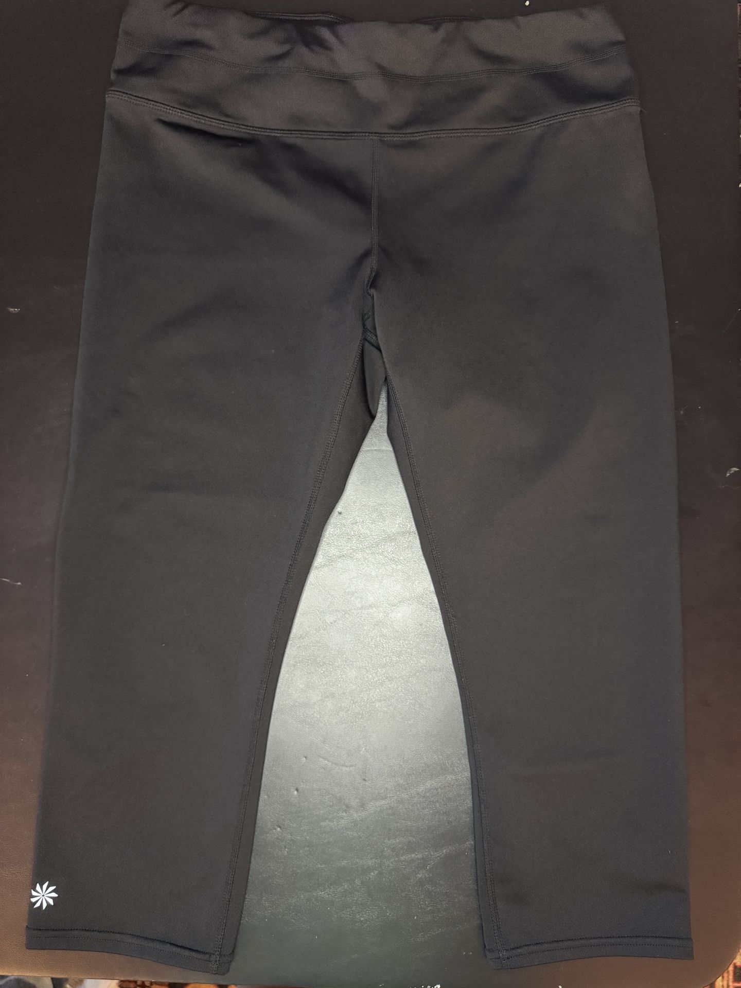 Athleta Women’s Black Crop Leggings