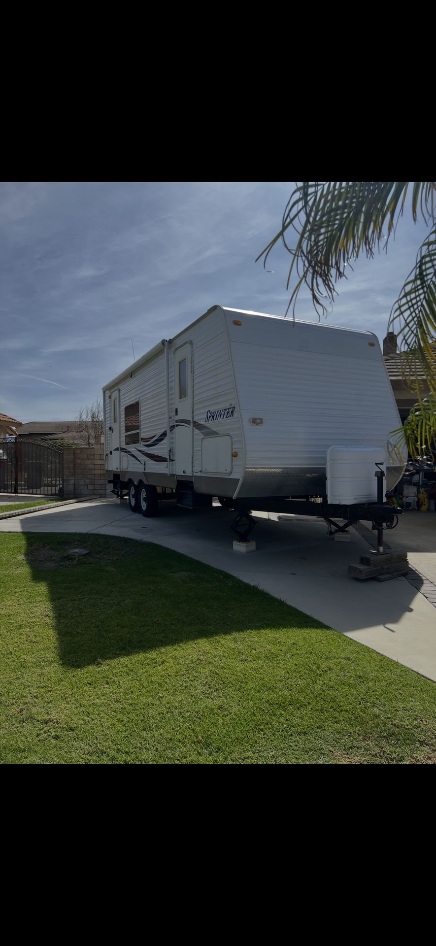 2007 Keystone Sprinter 26 Ft. Trailer w/ slide out for Sale in Oak Glen ...
