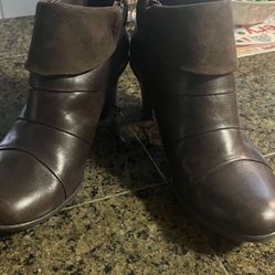NEW Women’s Brown Leather Bella Vita Boot Size 7 Amazing Deal