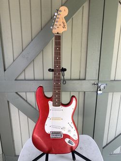 Fender Squire Affinity Strat. Excellent condition. Includes gig bag