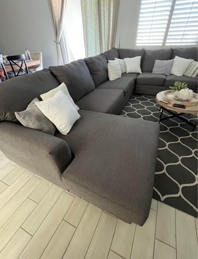 Sectional Coach- Cottage Chic