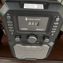 Balfe Para Karaoke Con Su Micrófono 