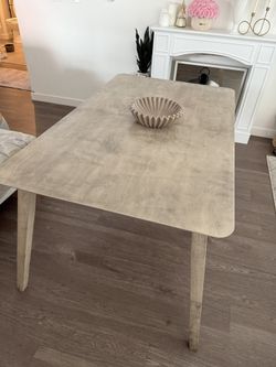 Dinning Table 