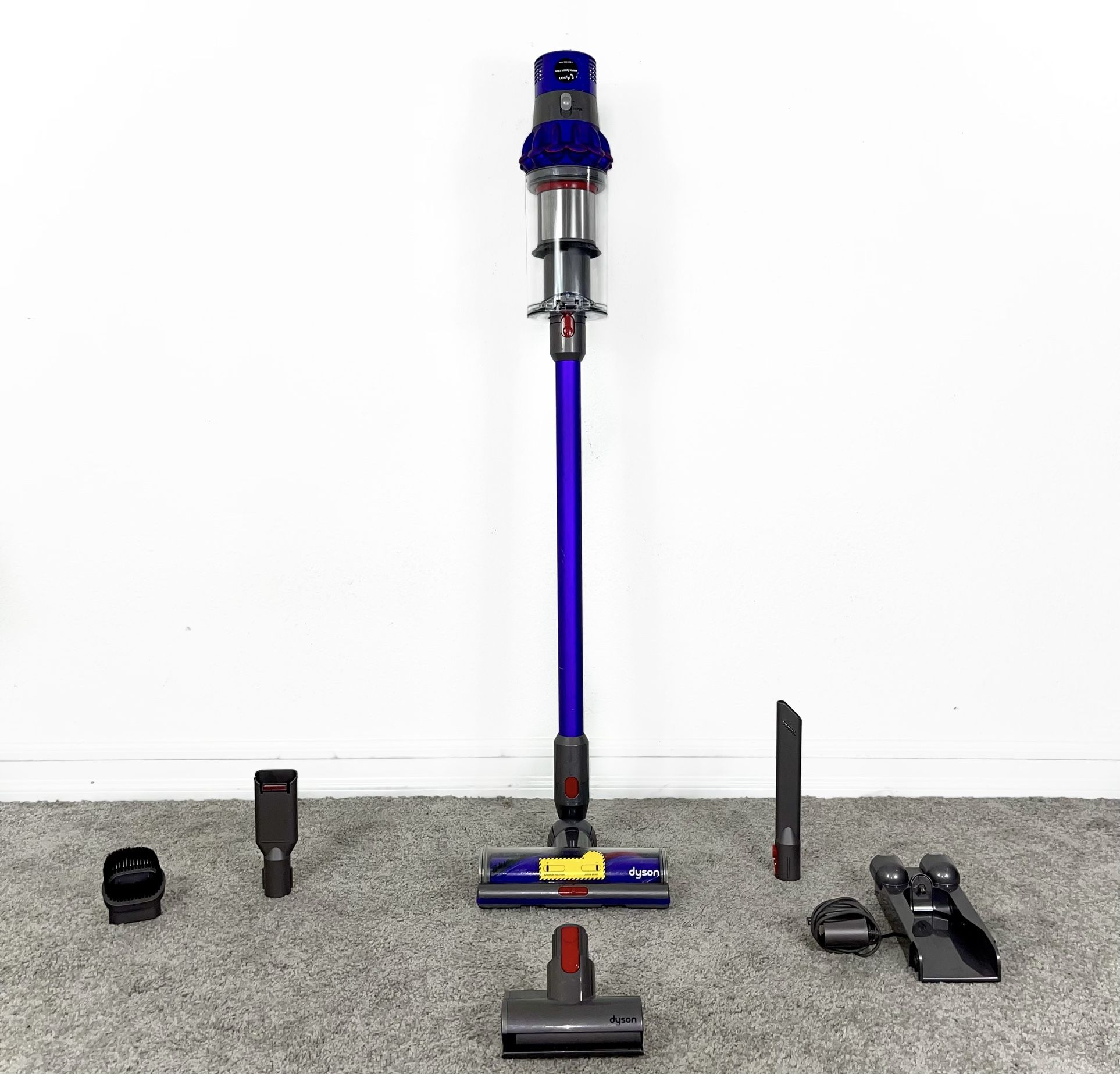 Dyson Cyclone V10 Animal Cordless Vacuum Cleaner w/ attachments - Aspiradora