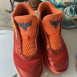 Youth size 7 Puma supernova