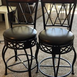 2 Bar Stool