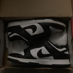Panda Dunks Size 10