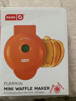 Mini waffle maker 4”