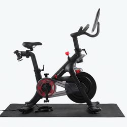 Peloton Bike Indoor Exercise Bike – Excellent Condition
