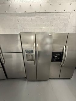 Frigidaire Refrigerator “33 ( Refrigeradores)