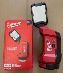 Milwaukee M12 Rover multi directional light
