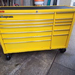 *TOP QUALITY* SNAP ON TOOL BOX *MADE IN CANADA*