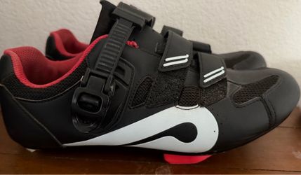Pelaton Shoes Size 40