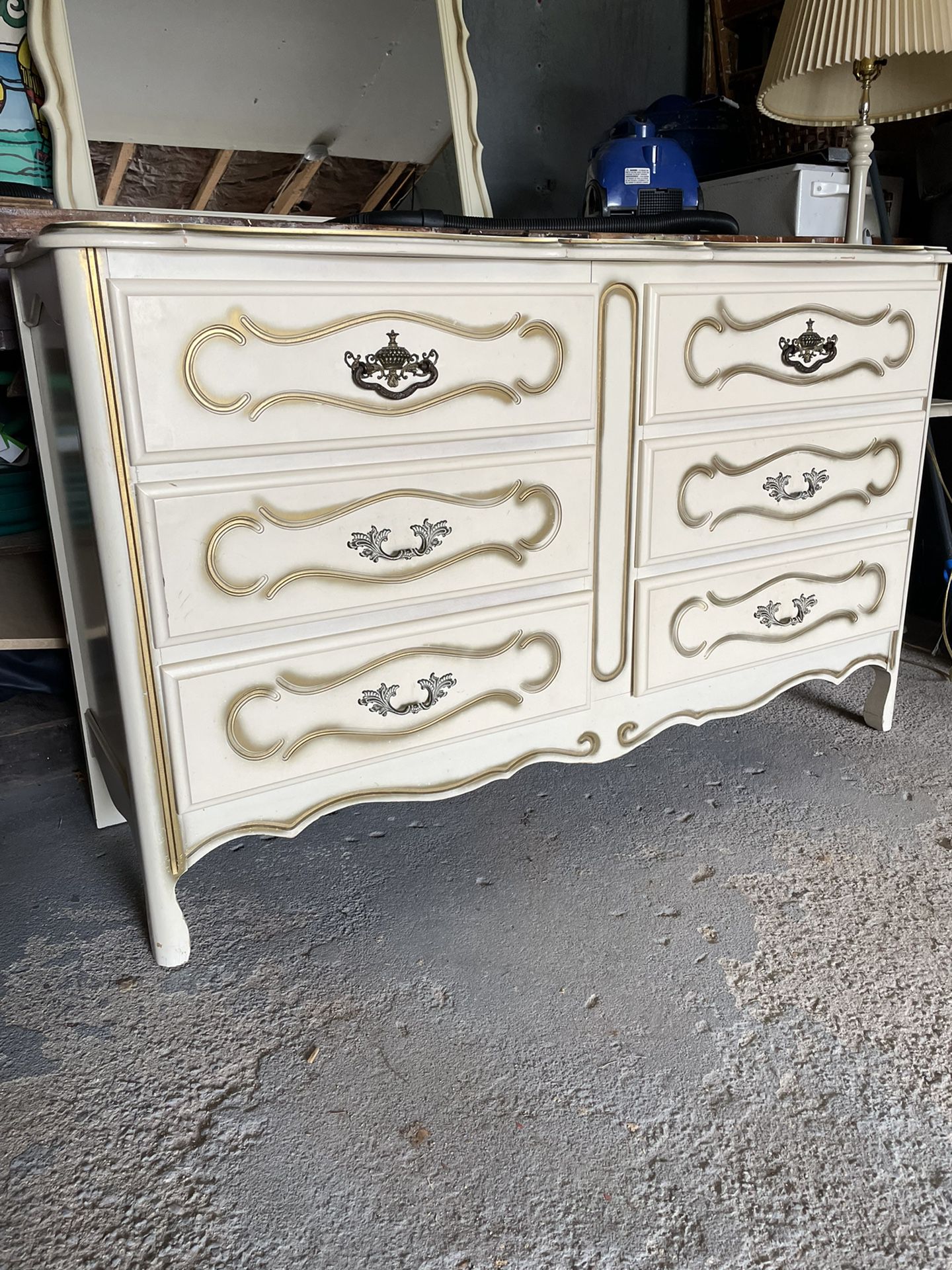 6 drawer French Provincial Dresser With Original Mirror