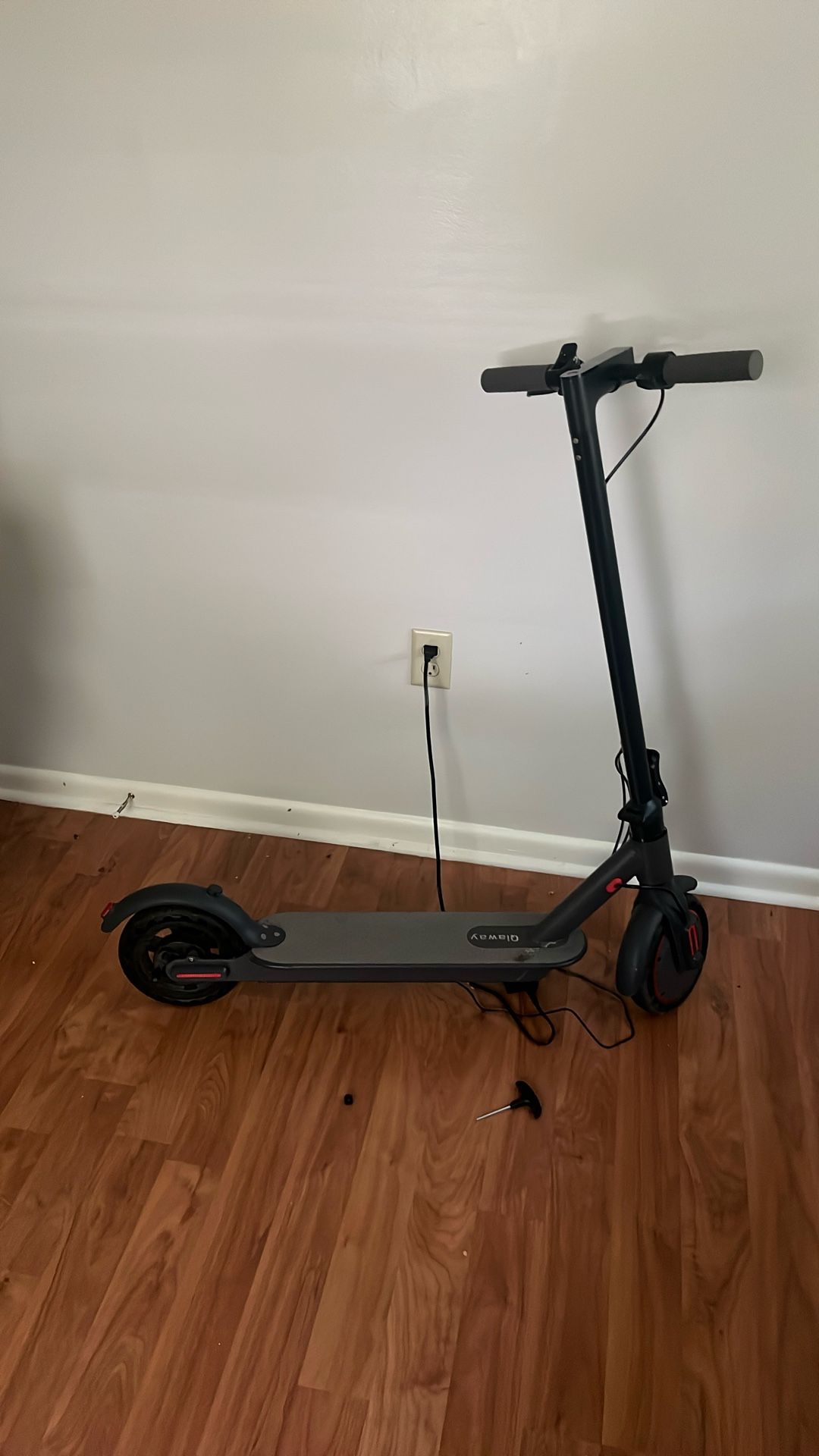 Qlaway Electric Scooter 