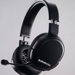 SteelSeries Arctis 1 Wireless Gaming Headset w Clearcast Microphone 