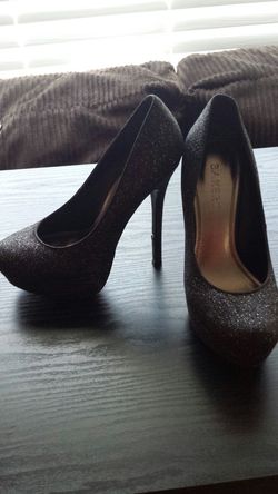 BAKERS black sparkly heels