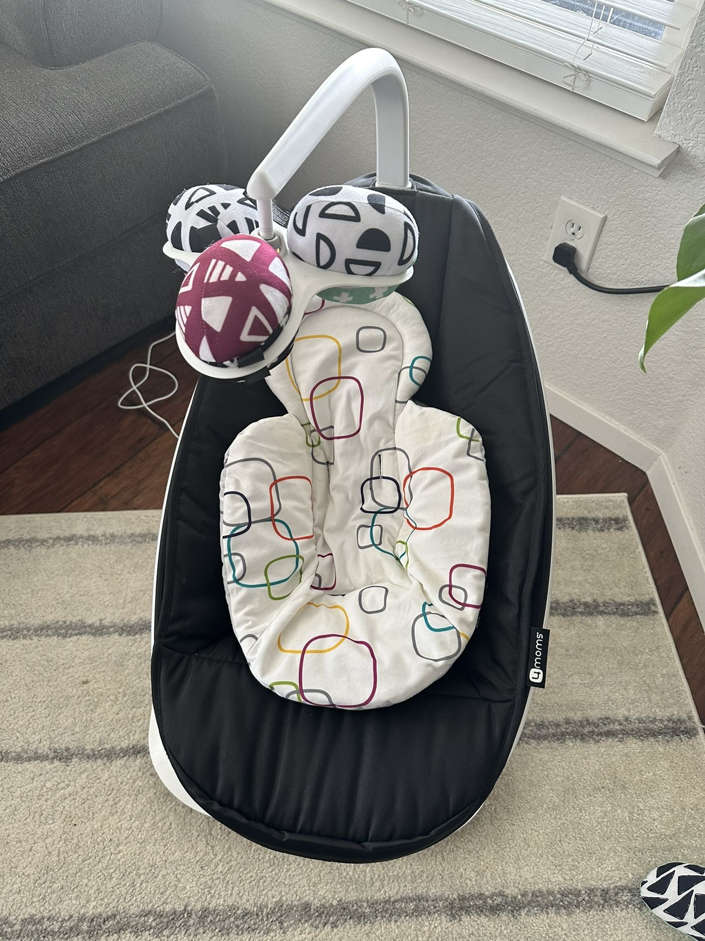 4Moms Infant Mamaroo Swing