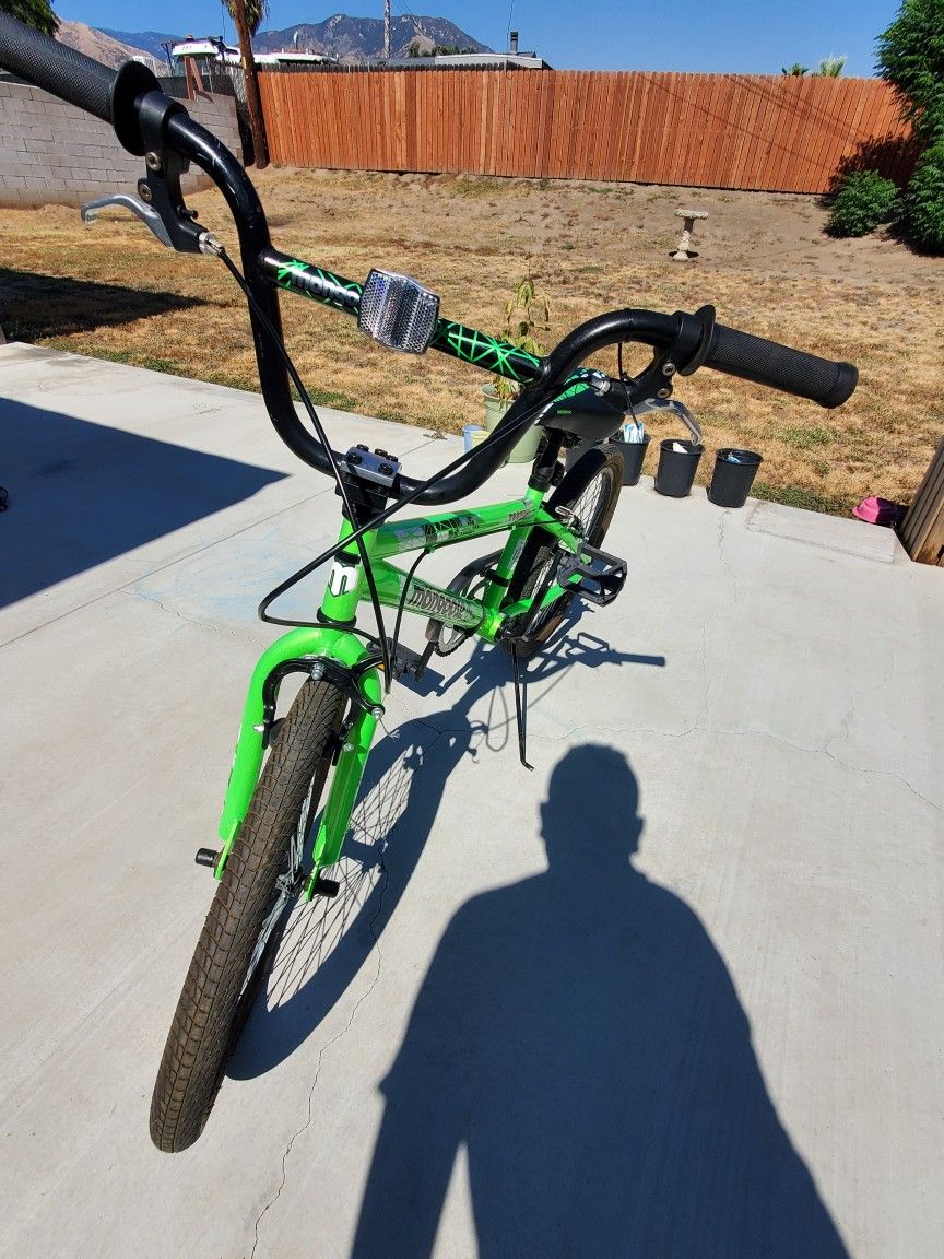Mongoose booster bmx green hotsell