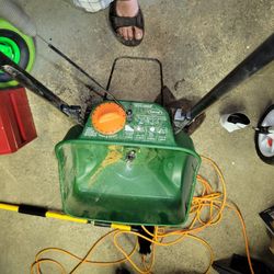 Lawn Spreader 