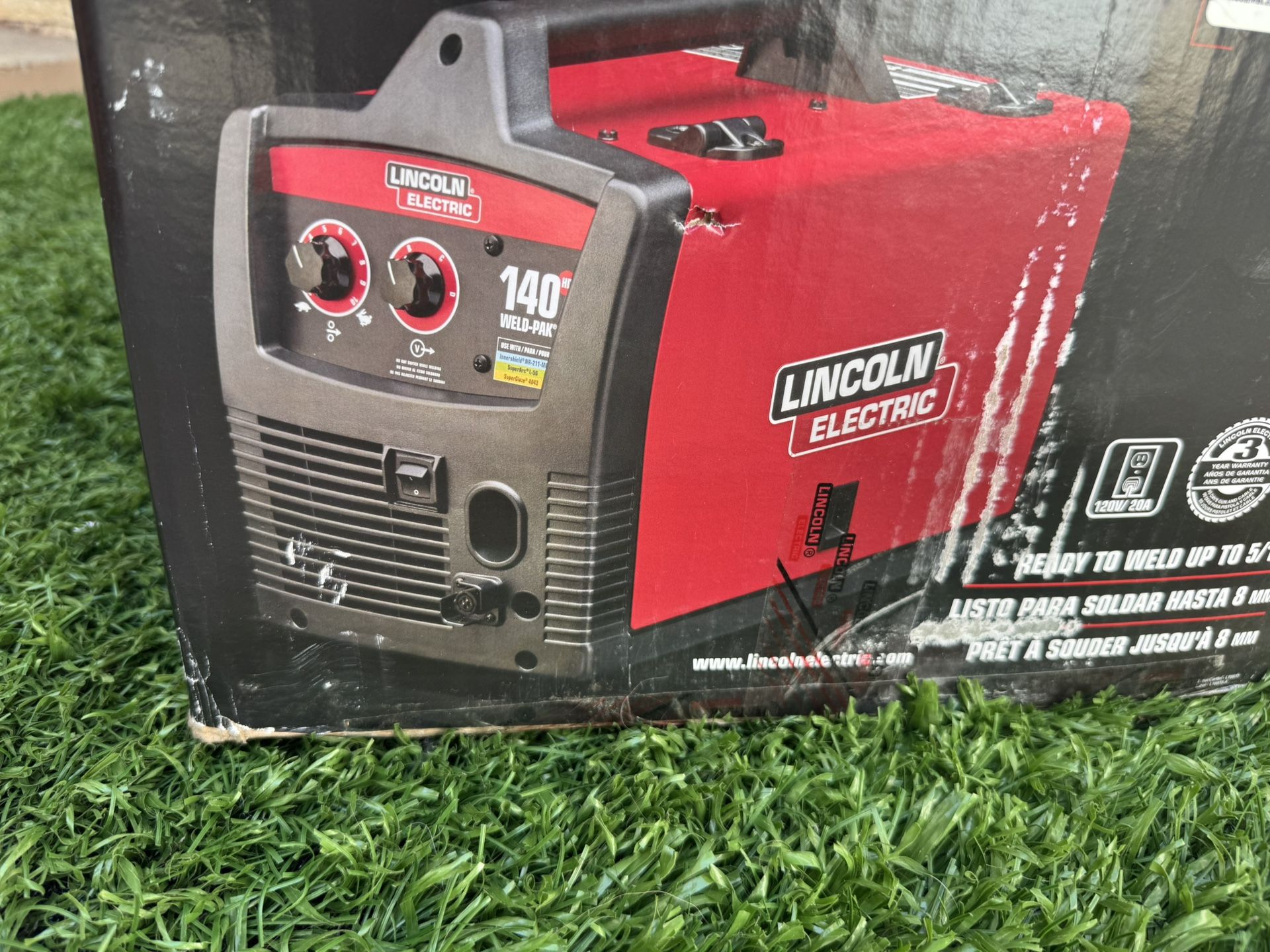 LINCOLN ELECTRIC Weld-Pak 140 Amp Mig and Flux Core Wire Feed ,115V. Aluminum Welder With Spool Gun .
