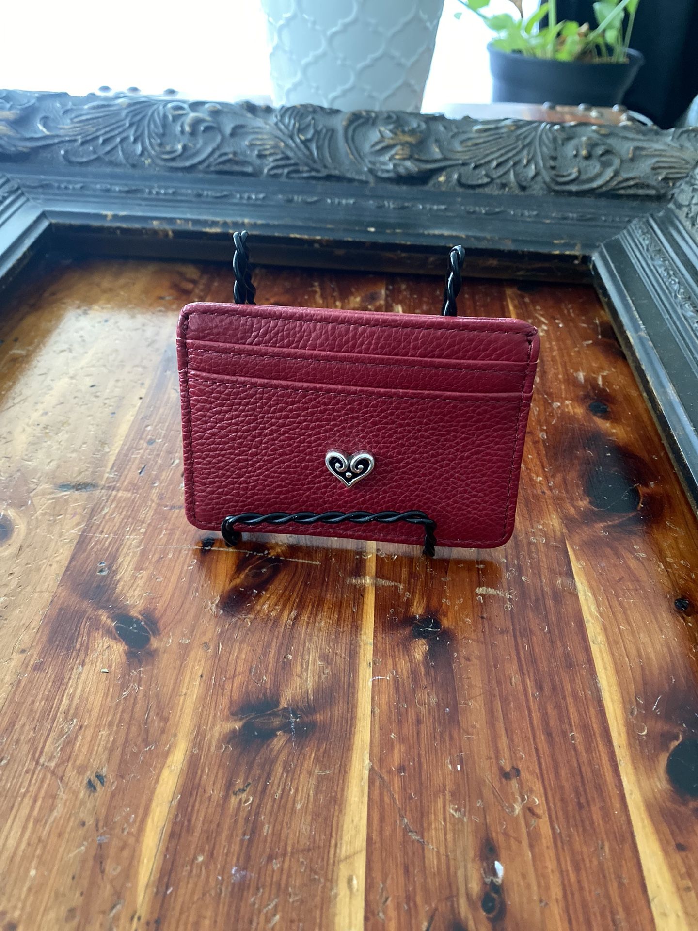 New Brighton 5 + Card Holder Burgundy Color