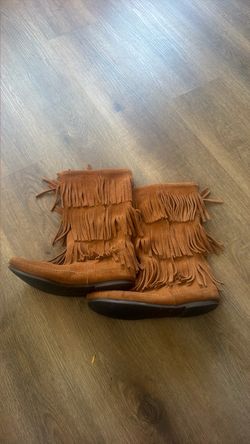 Minnetonka Shingle boots
