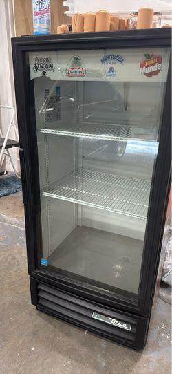 True Single Glass Door Merchandiser Refrigerator
