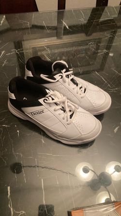 Men’s tennis shoes