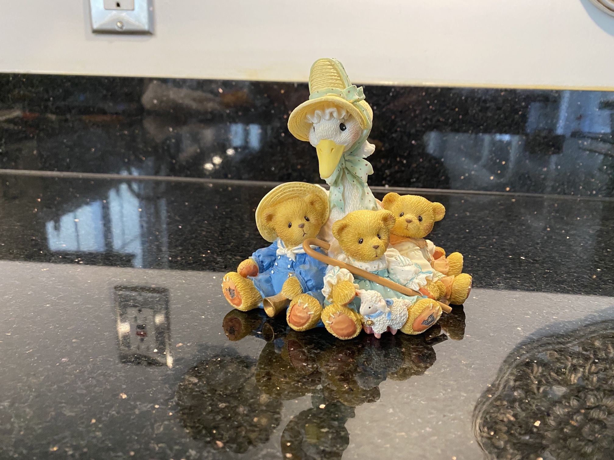 1997 Cherished Teddies MOTHER GOOSE "Friends Of A Feather Flock Together" Figure