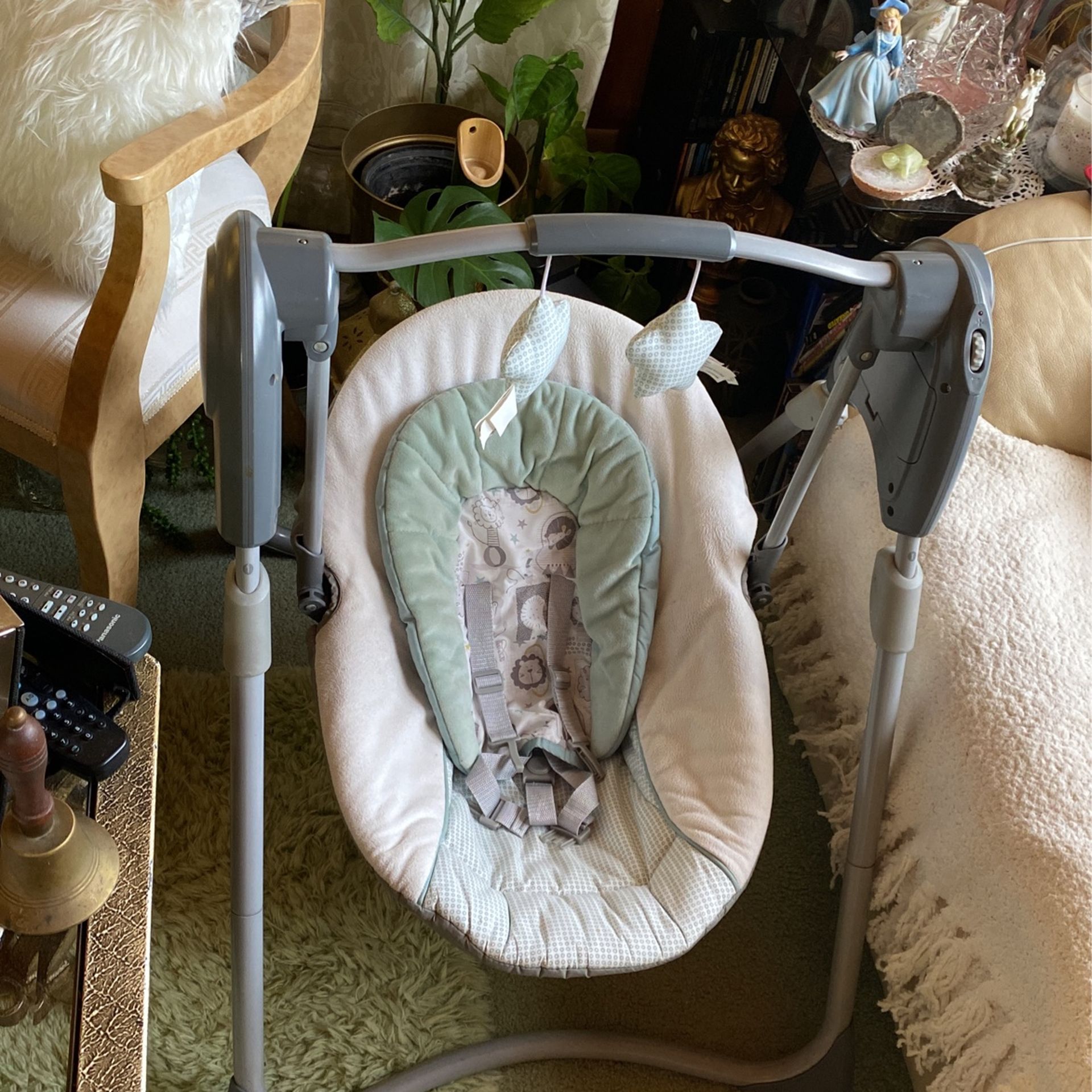 Graco Swing For Baby Musical Cradle Songs The Chair Has Different Ways