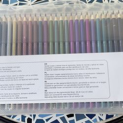 Shuttle Art 136 Color Pencils with Posh Coloring Book