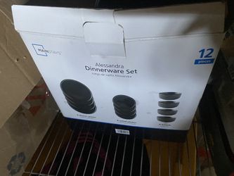 Dinnerware Set