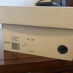 Beautiful New Michael Kors Mini Heels 2/3 Inches