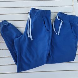 2 pairs of Figs Zamora scrub pants Style # W18SW2005 
PO # 3389
Size Medium
