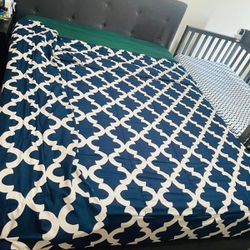 Queen Frame Bed With Mattress 