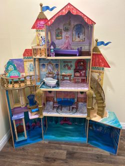 Disney dollhouse