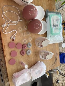 Momcozy M9 portable breast pumps