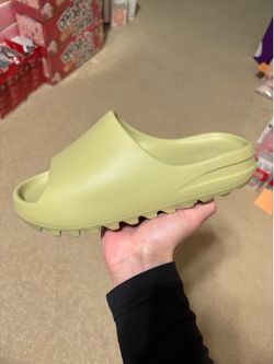 Size 9 - TRIED ON Adidas Yeezy Slide Resin