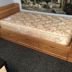 Twins Bed With Mattress 
