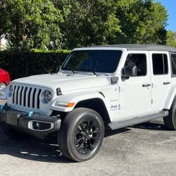 2021 Jeep Sahara 4x4 Híbrido 