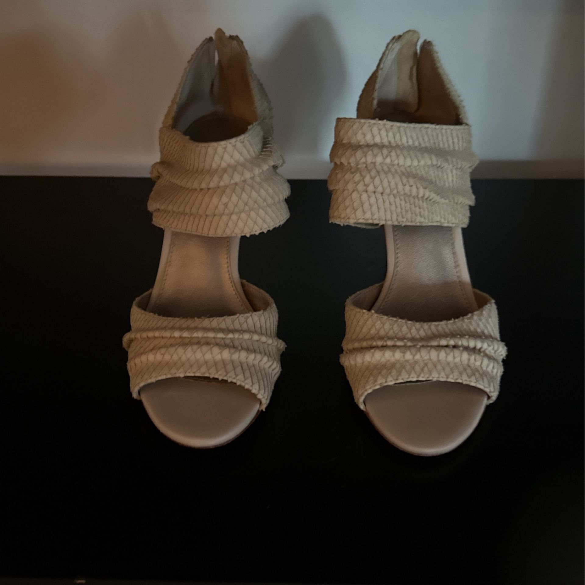 Isola Women’s Dress Shoe