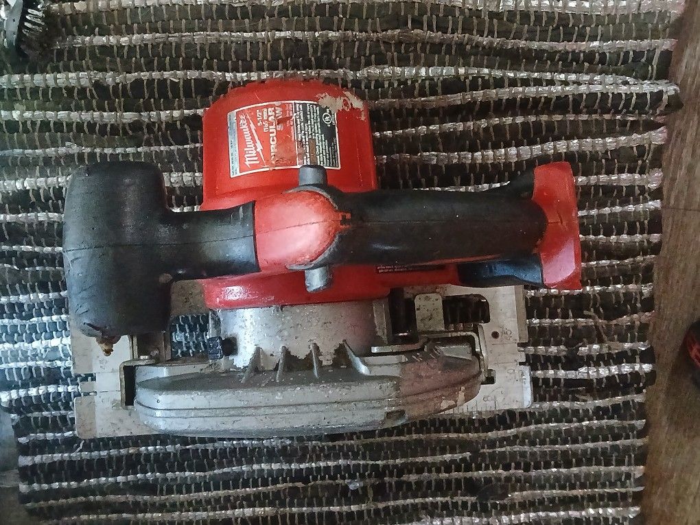Milwaukee 61/2 Circular Saw