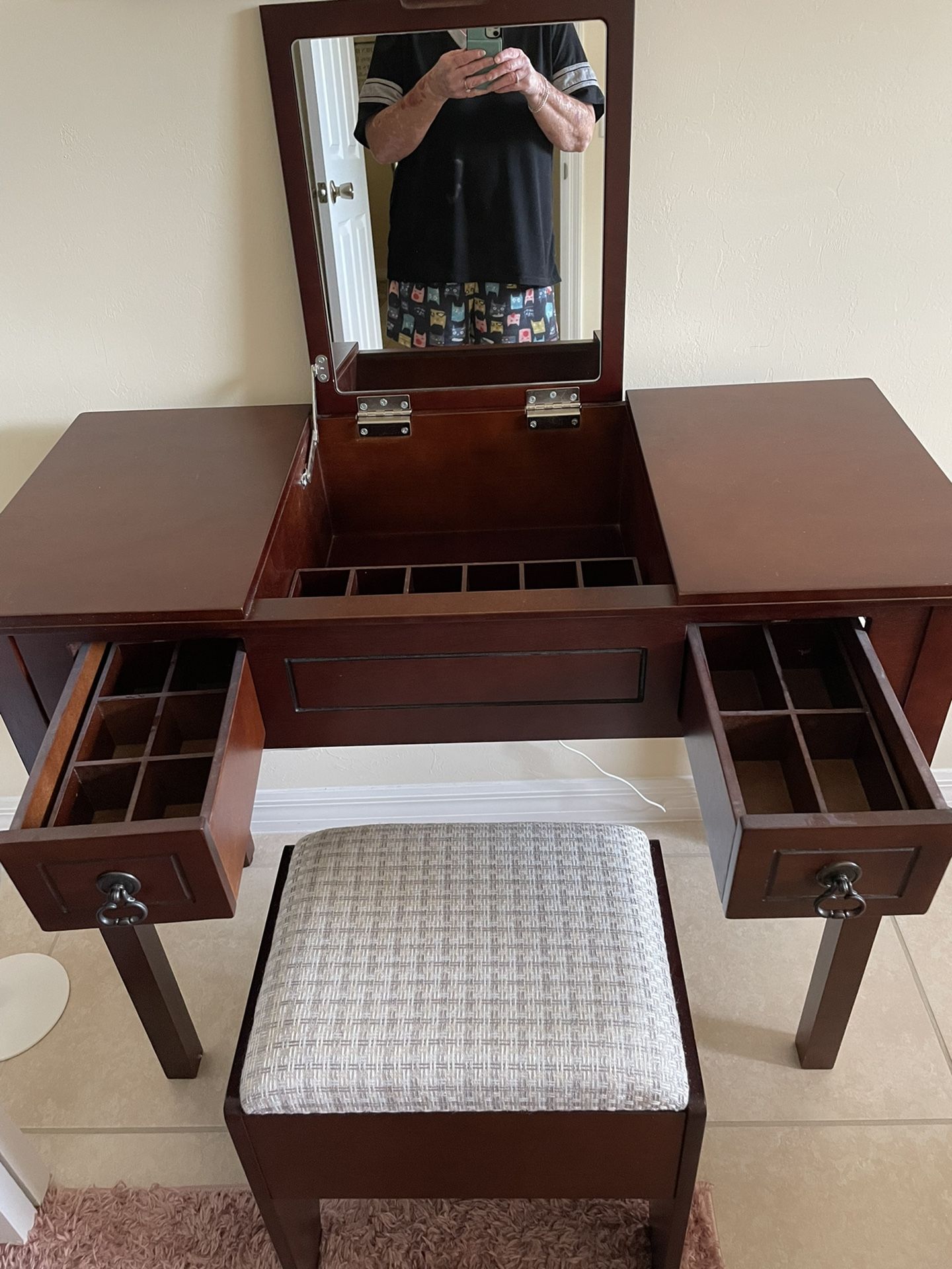 Vanity & Stool